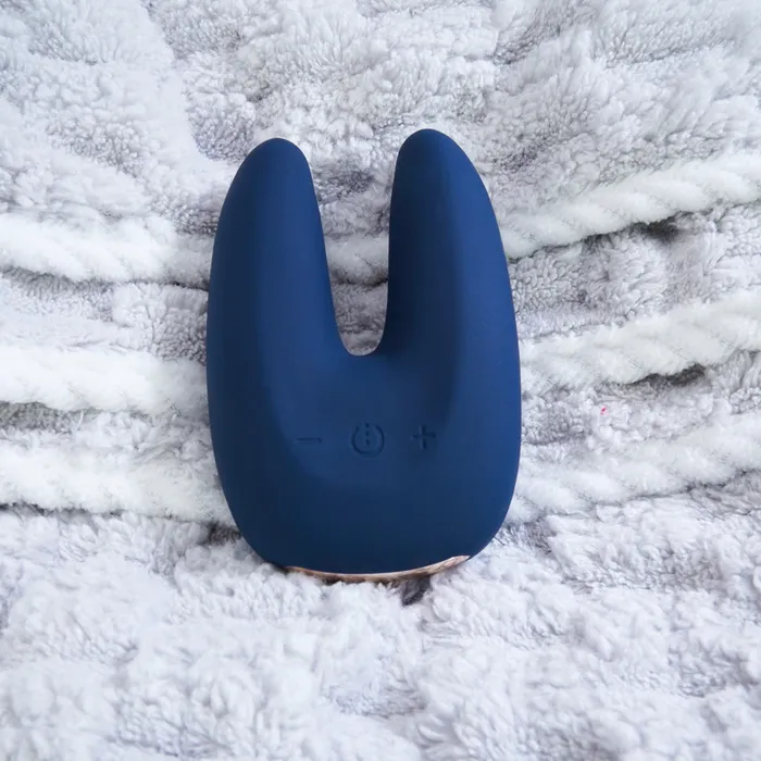 Scarlett Rechargeable Dual Tip Clitoral Vibrator The Bad Peach Female Sex Toys Scarlett Rechargeable Dual Tip Clitoral Vibrator The Bad Peach Female Sex Toys