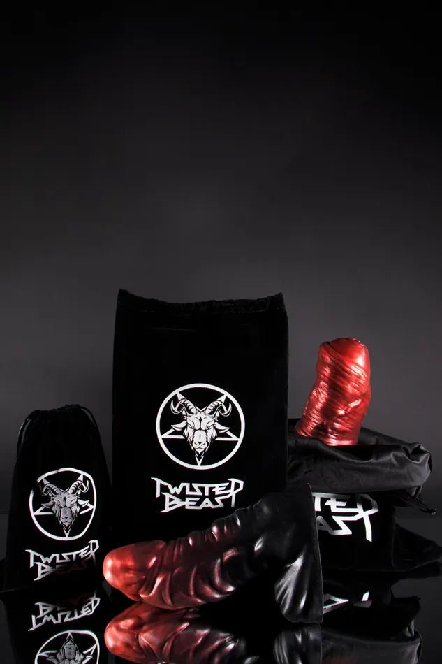 Twisted Beast VELVET TOY BAG Vibrators